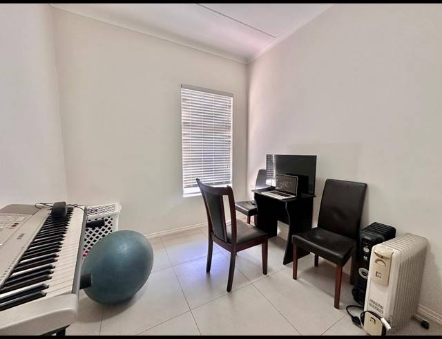 3 BEDROOM APARTMENT FOR SALE IN ERAND GARDENS